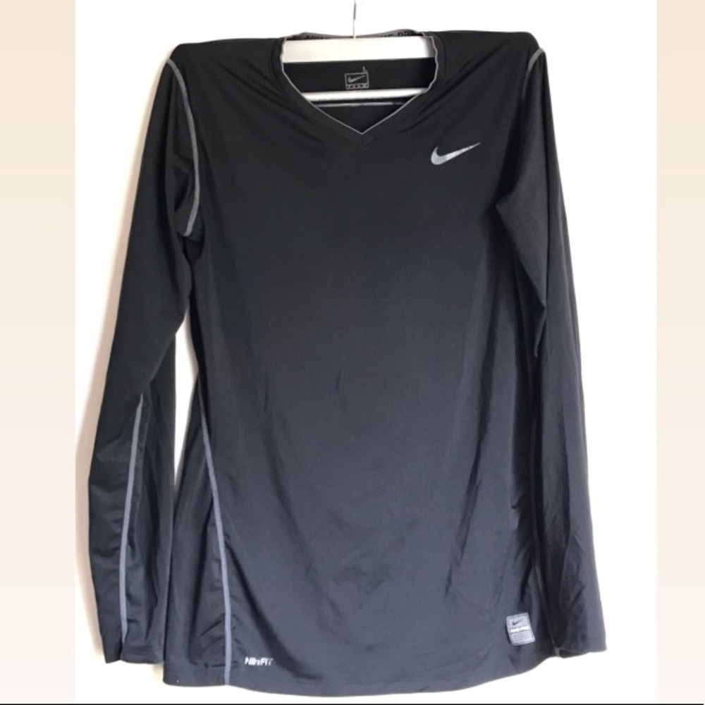 Black nike shirt.